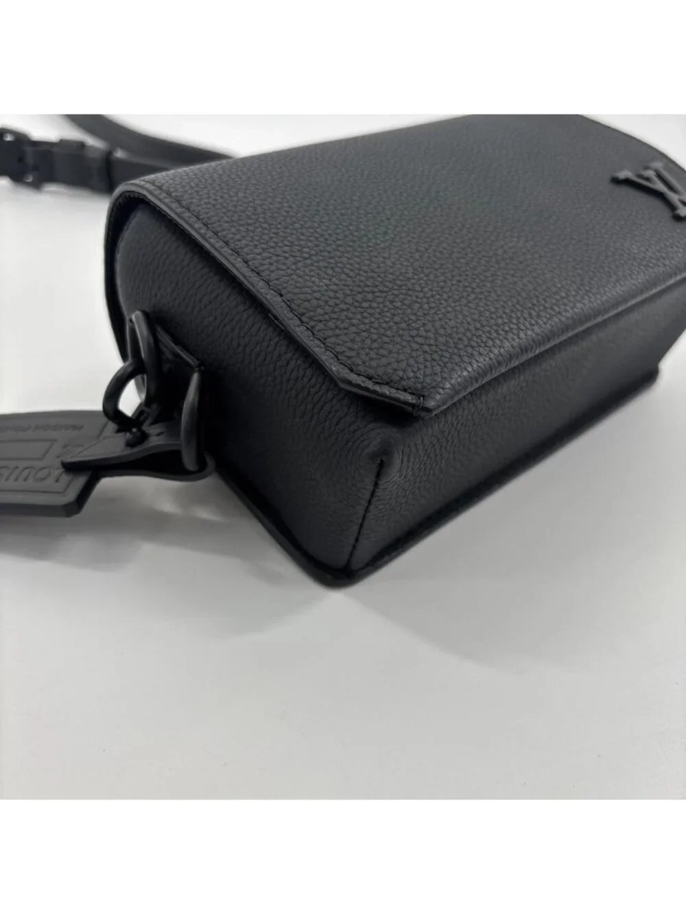 Louis Vuitton LV Aerogram Fastline Shoulder